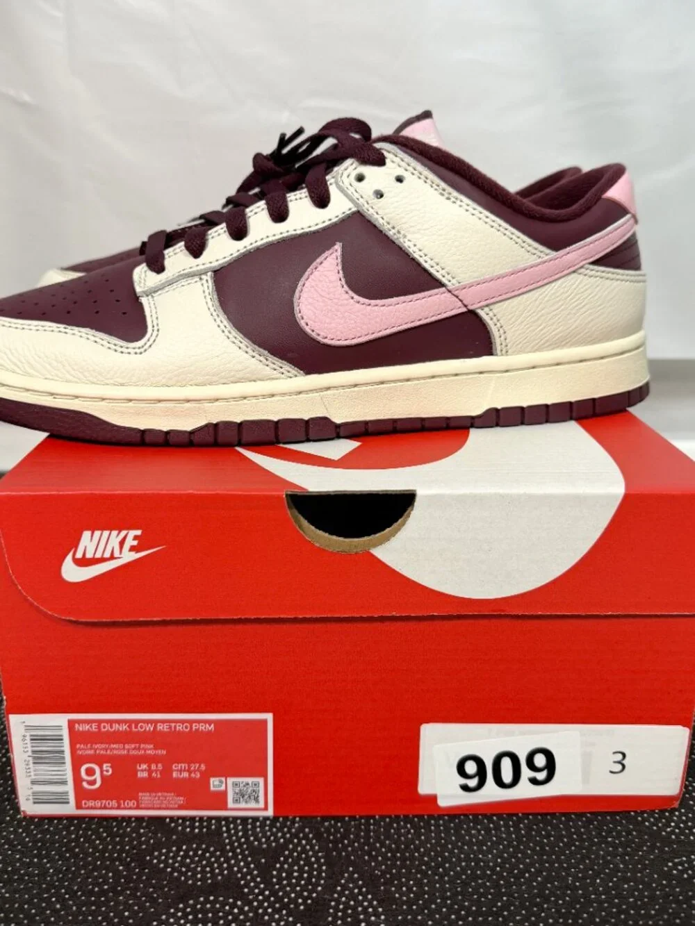 Nike Dunk Low Premium Valentine's Day Burgundy/Pink Men's size 9.5/Women's 11